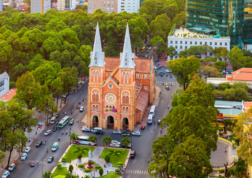 play golf in ho chi minh city