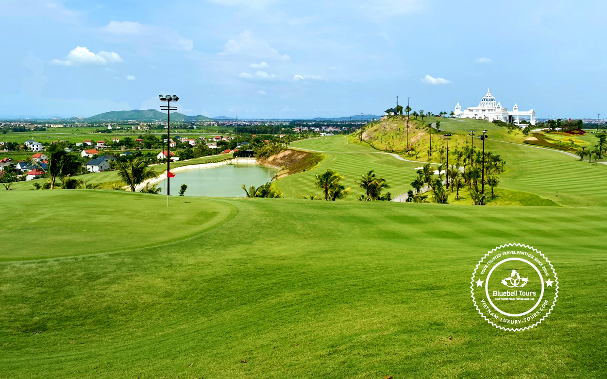 play golf in hanoi